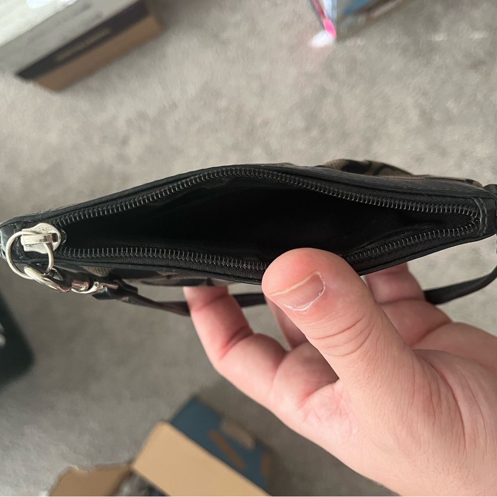 Coach small hand clutch - Picture 2 of 3